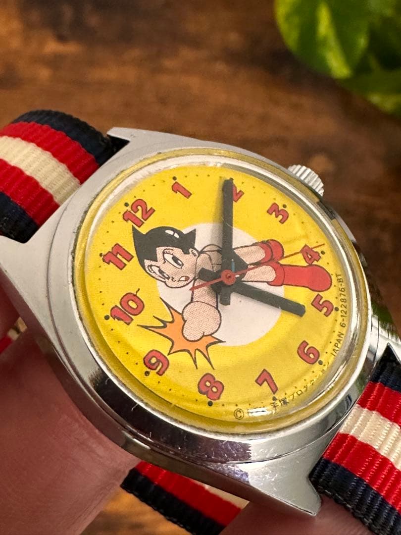希少　レトロ　鉄腕アトム　腕時計（手巻き）