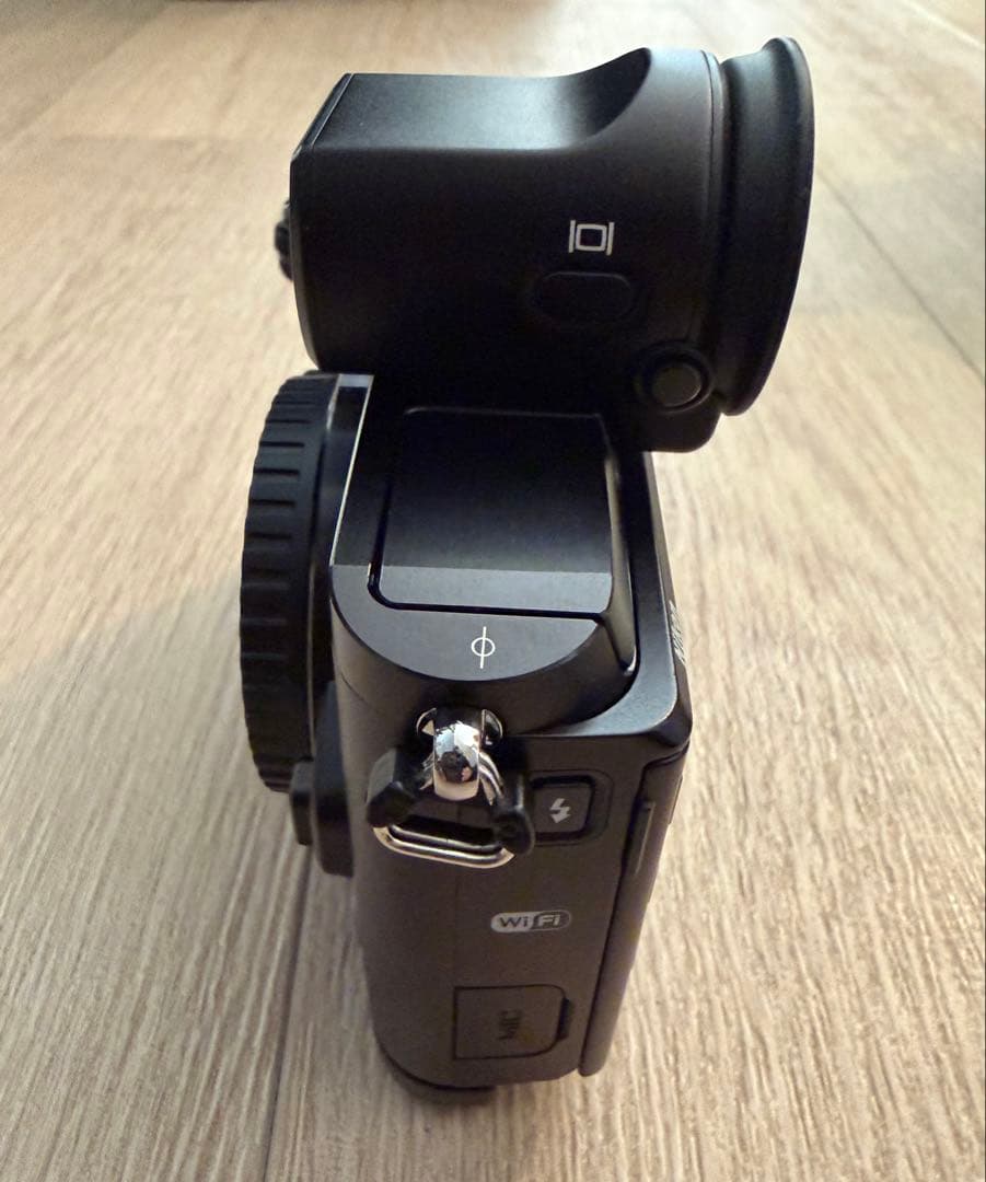 ニコンNikon1 v3 プレミアムキット　標準レンズ、ズームレンズ、おまけつき