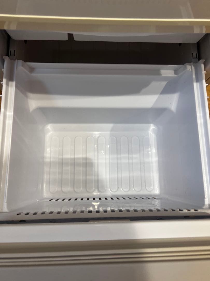 【年内売り切り】交渉可 SHARP 167L 冷凍冷蔵庫 SJ-17E5-KW