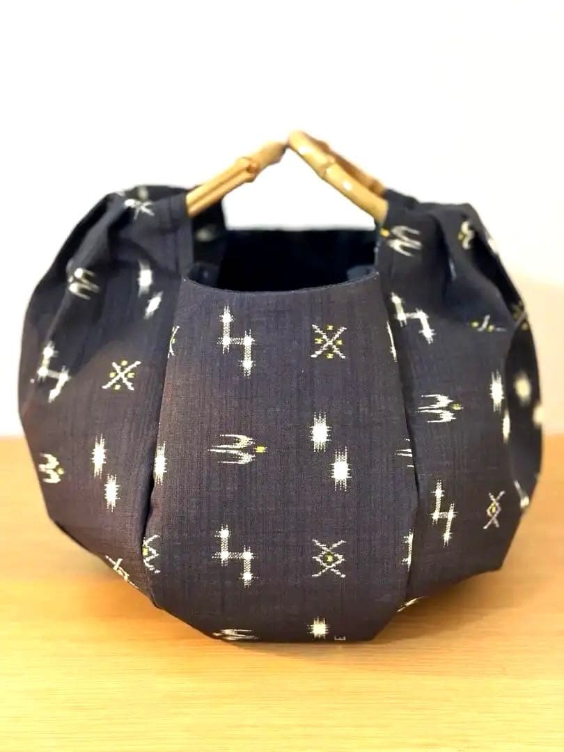 琉球柄　沖縄絣柄　琉球絣黒和装バック・着物バック　入学卒業結婚式七五三振袖