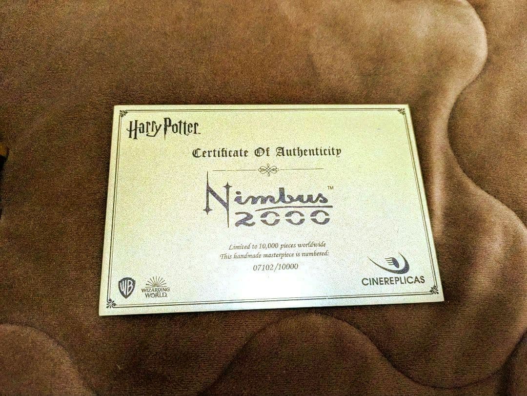 ハリー・ポッター 1/1スケールニンバス2000 プロップレプリカ