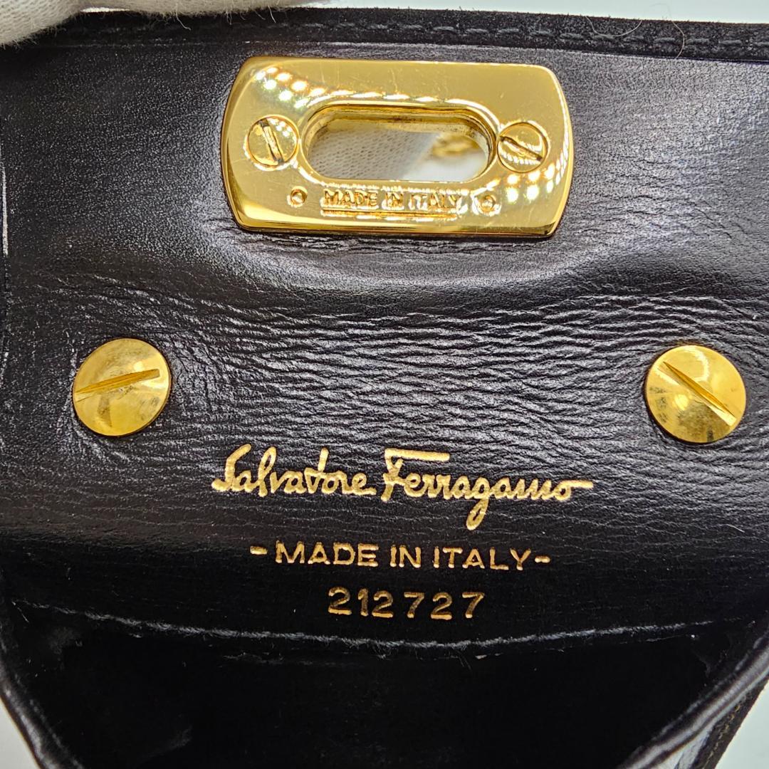 【稀少】フェラガモ ヴァラ チェーンミニバッグ ポーチ