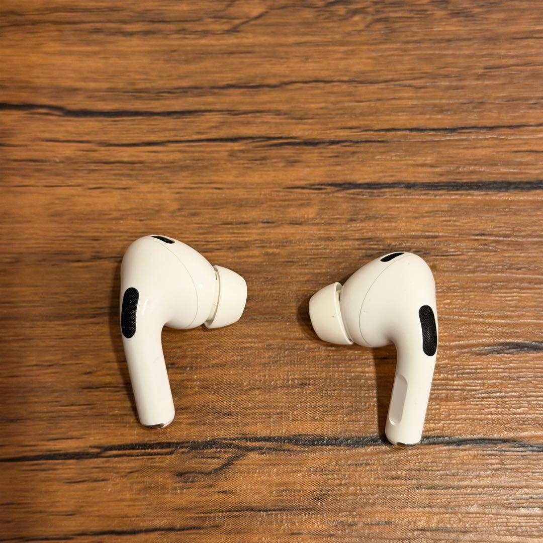 AirPods Pro (第2世代) 本体 + 未使用イヤーチップ/純正ケーブル
