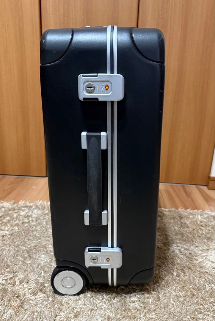 グローブトロッターキャリーケース機内持込みサイズ