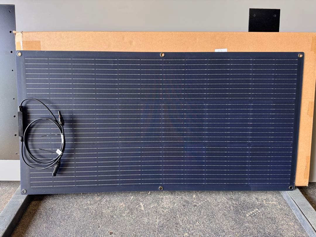 新品未使用 リョクエン LVYUAN 12V 100Wフレキシブルソーラーパネル