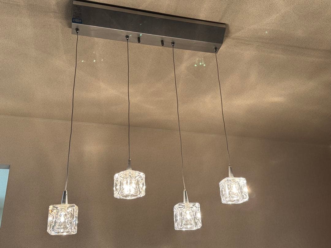 キシマ　ガラスキューブ　ペンダントライト　4灯　ダイニング　照明