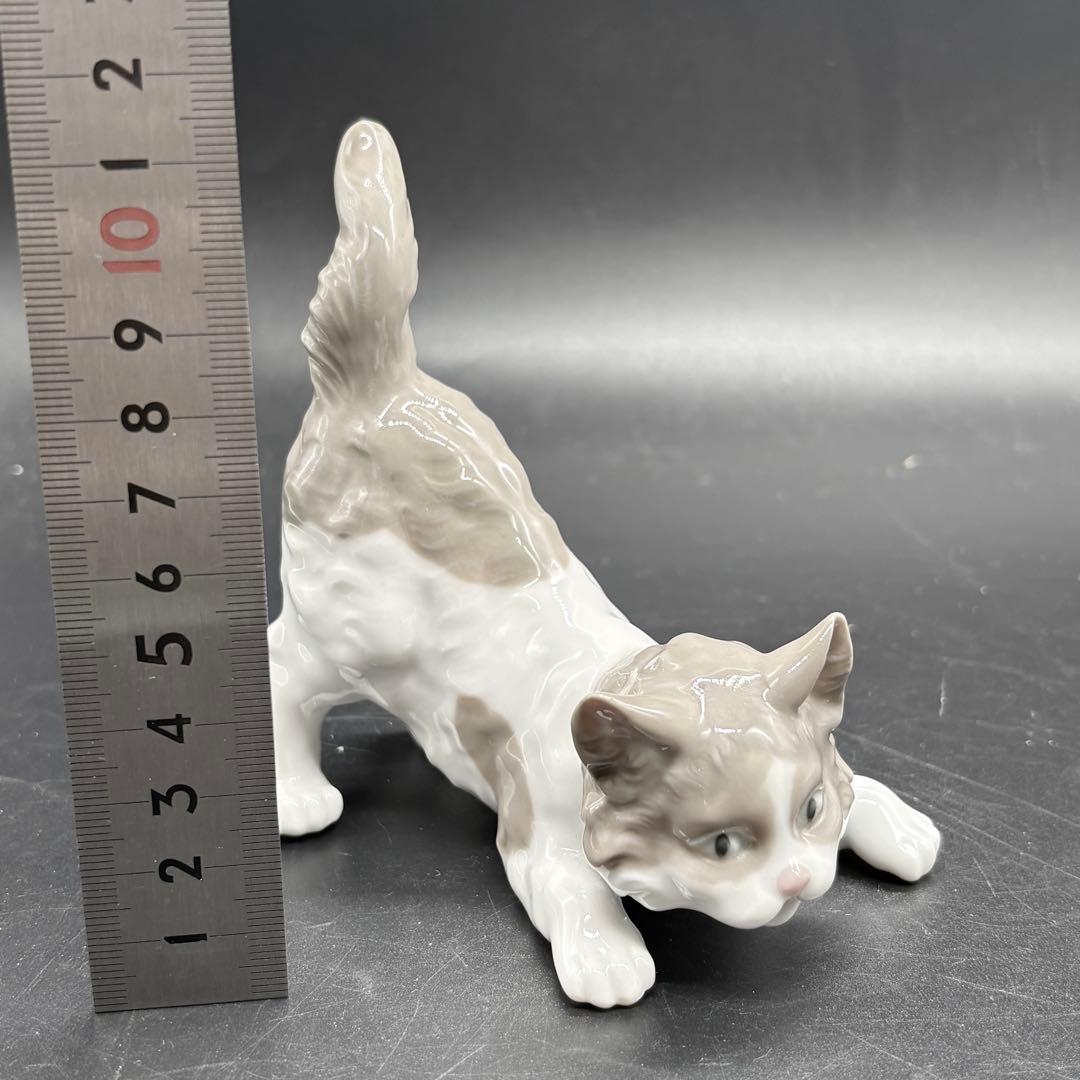 箱付き　リヤドロ フィギュリン 置物　ネコ 　尾っぽを立てる猫　no.172