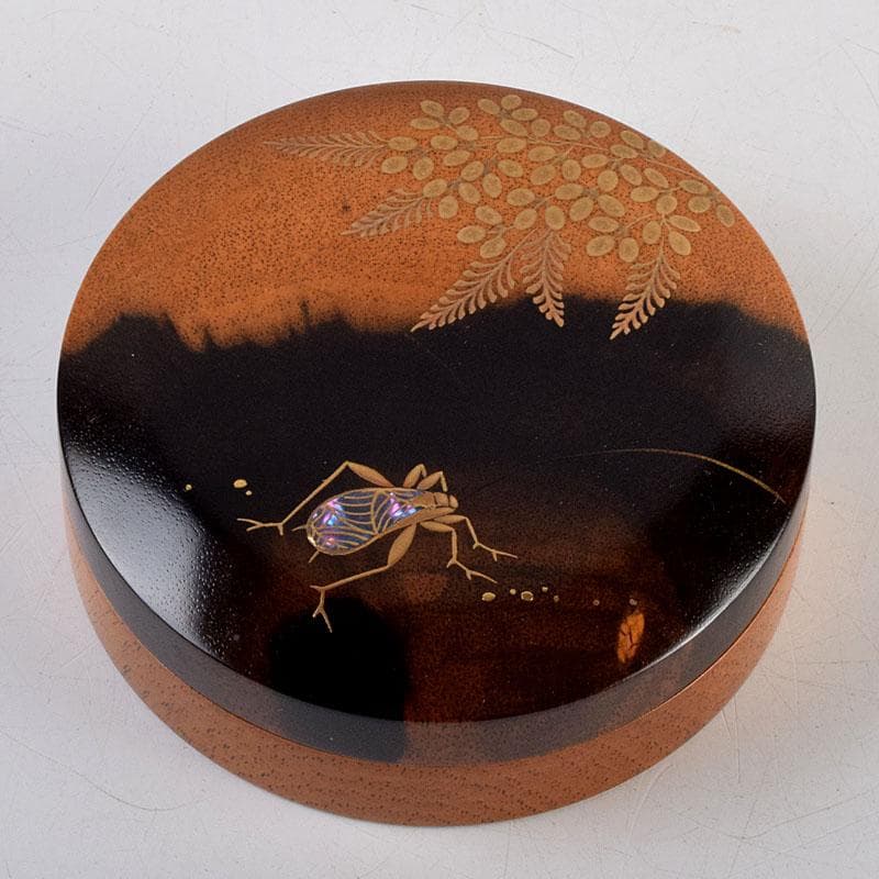 茶道具　輪島塗　北浜宗貴作　黒柿　螺鈿装飾　萩に鈴虫蒔絵　香合　共箱　V9157