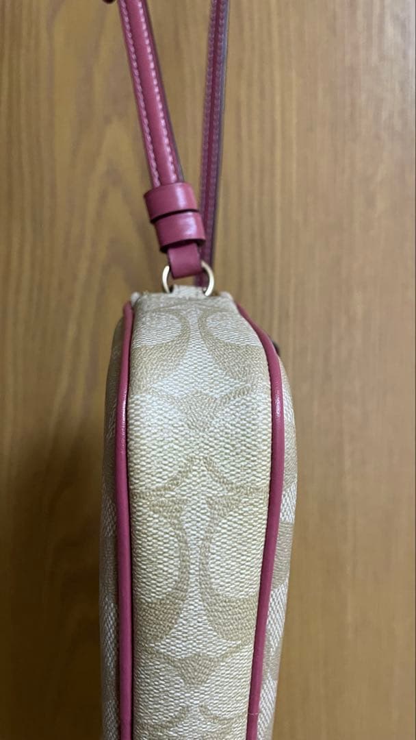 13日限定お値下げ【COACH スマホショルダーバッグ ベージュ/ピンク】