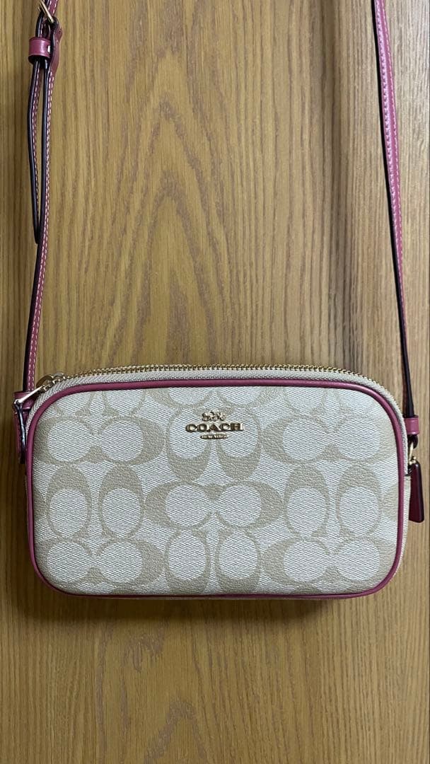 13日限定お値下げ【COACH スマホショルダーバッグ ベージュ/ピンク】