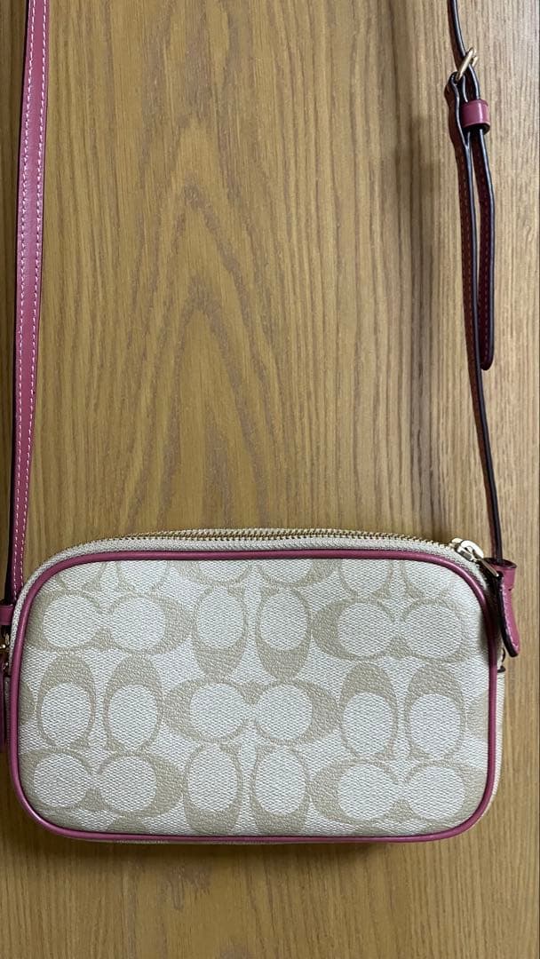 13日限定お値下げ【COACH スマホショルダーバッグ ベージュ/ピンク】