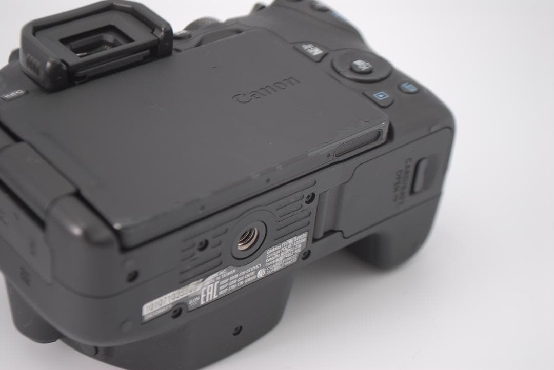 美品⭐️軽量⭐Canon Kiss X9 一眼レフ Wi-Fi機能搭載 初心者向け