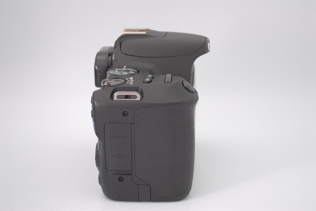 美品⭐️軽量⭐Canon Kiss X9 一眼レフ Wi-Fi機能搭載 初心者向け