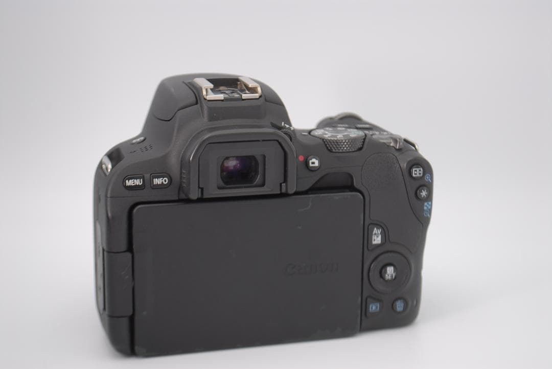 美品⭐️軽量⭐Canon Kiss X9 一眼レフ Wi-Fi機能搭載 初心者向け