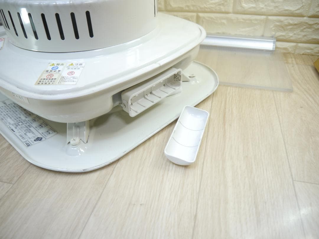 2014年◆送料無料◆　コロナ　石油ストーブ ホワイト