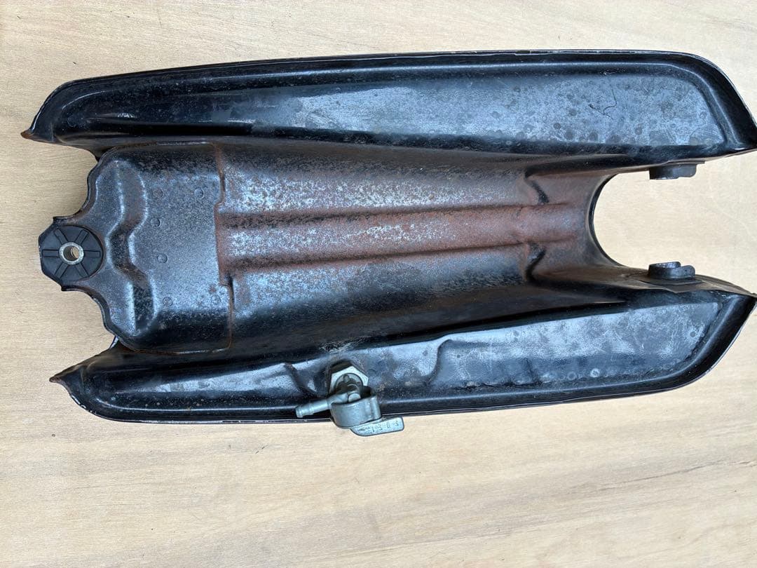 Ape バイクタンクキャブ車用　黒/オレンジ　キャップ鍵付き