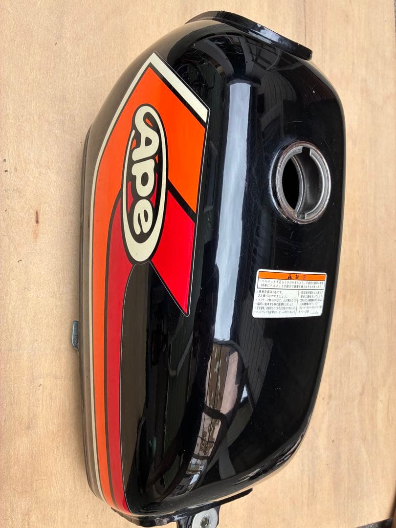 Ape バイクタンクキャブ車用　黒/オレンジ　キャップ鍵付き