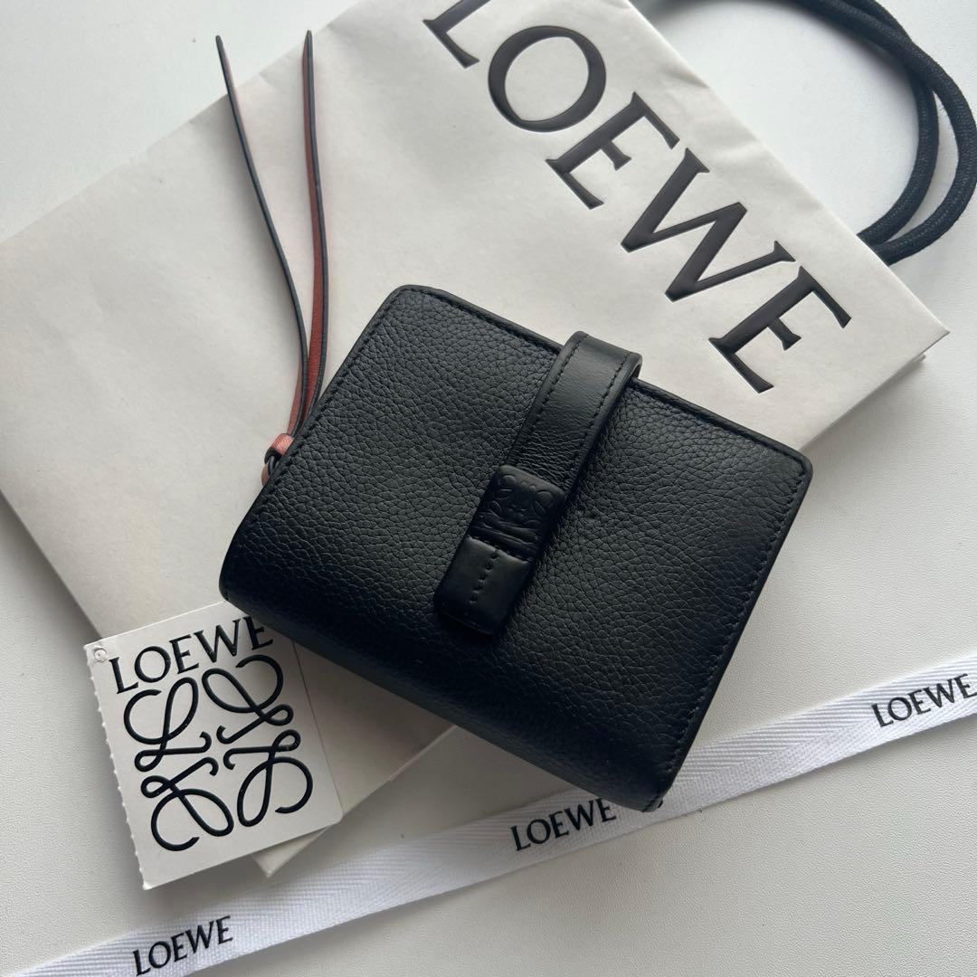 79 美品 LOEWE ロエベ 2つ折り財布