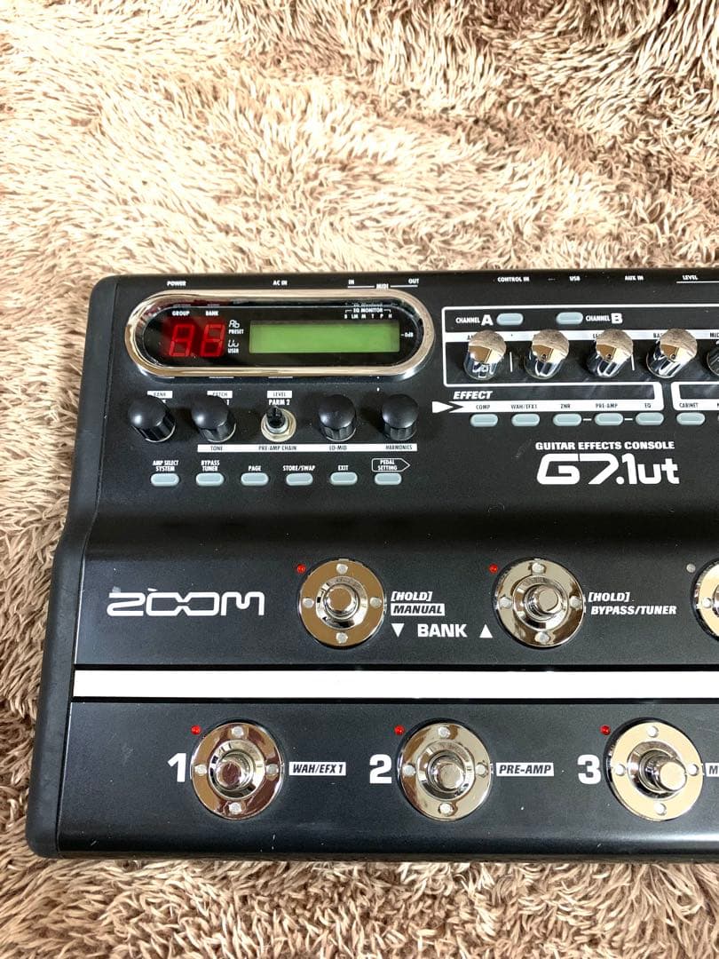 ZOOM G7.1ut ギターマルチエフェクター　アダプター付属