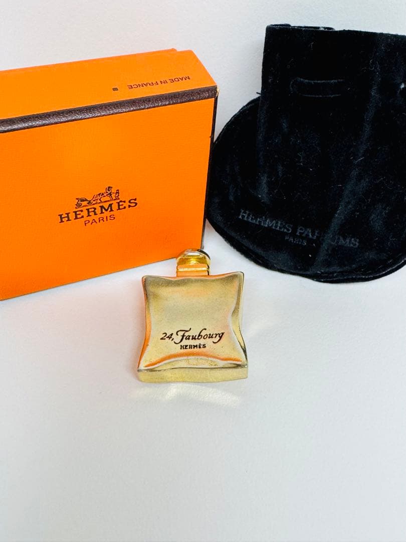 HERMES 24 Faubourg 香水ボトル型ブローチ