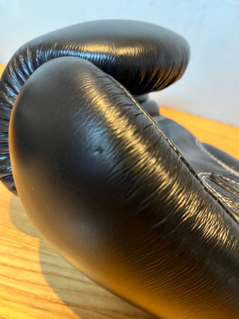 未使用品　新品13800円　WINDY ボクシンググローブ 黒 14オンス