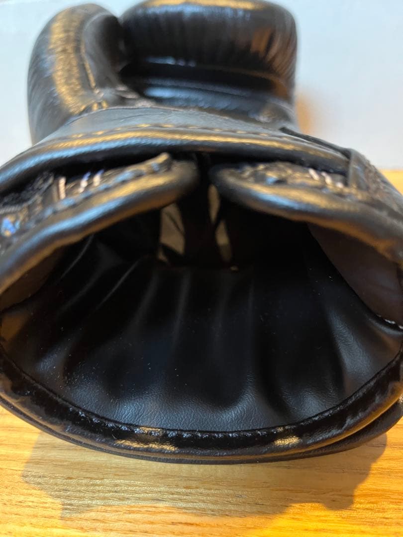 未使用品　新品13800円　WINDY ボクシンググローブ 黒 14オンス