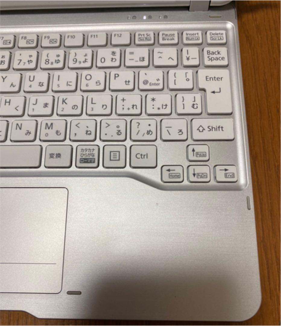 富士通　ARROWS Tab Q584/K