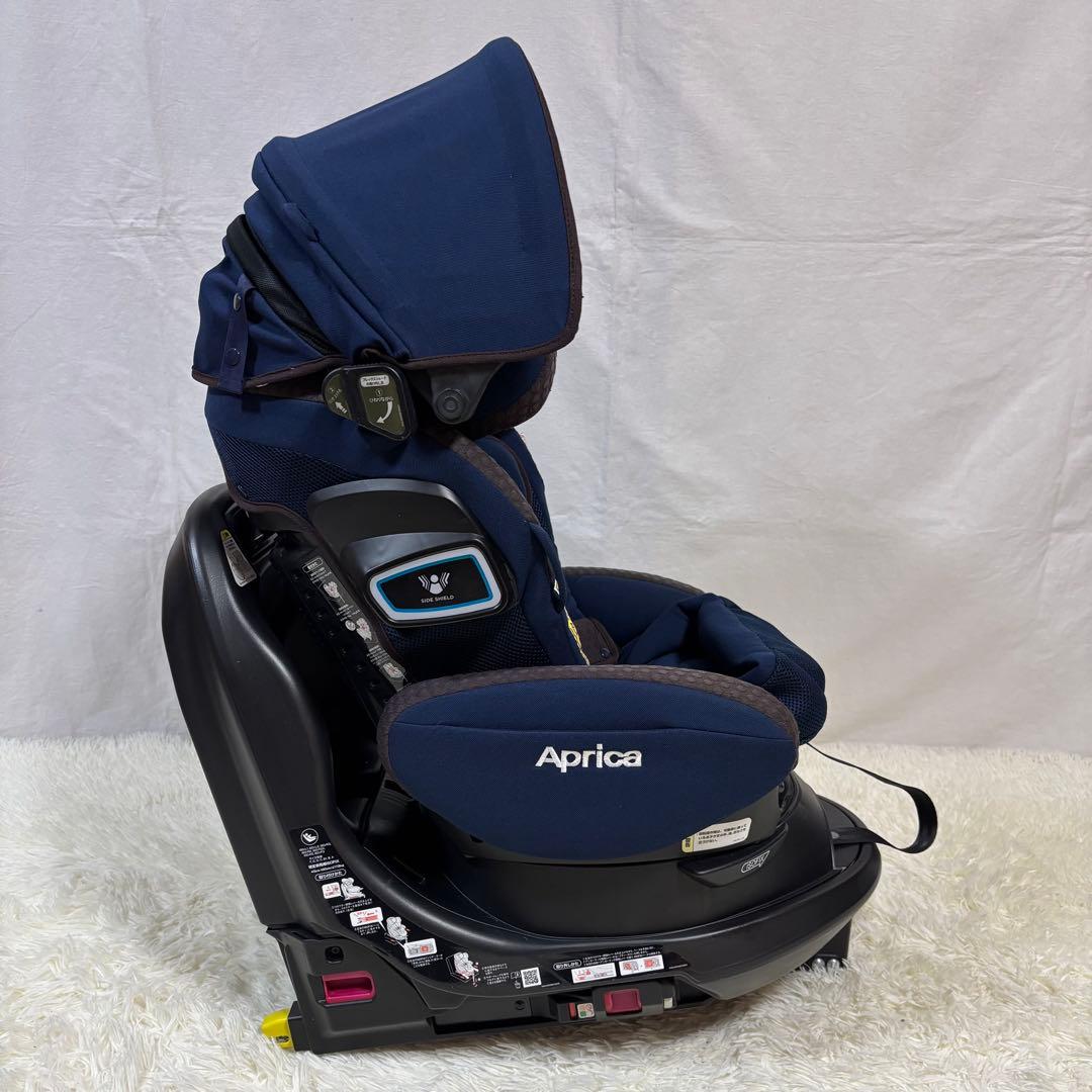 美品 アップリカ フラディアグロウ ISOFIX360° セーフティー ネイビー