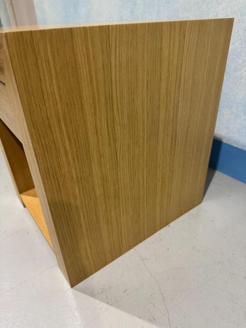 【美品】ナイトテーブル １　ＤＭ－ＧＦ００７（小）