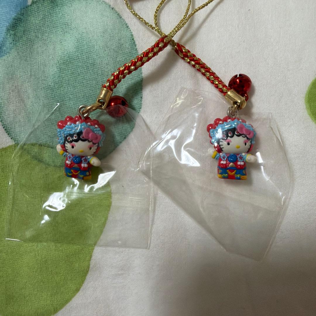 へ*可様 【ご当地キティ】神奈川限定　横浜中華街　京劇　根付け　ストラップ 2点