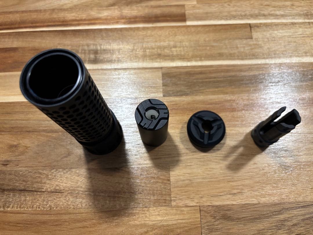 サプレッサー　KAC QDCタイプ　ナイツアーマメント　赤色BB弾発光可能