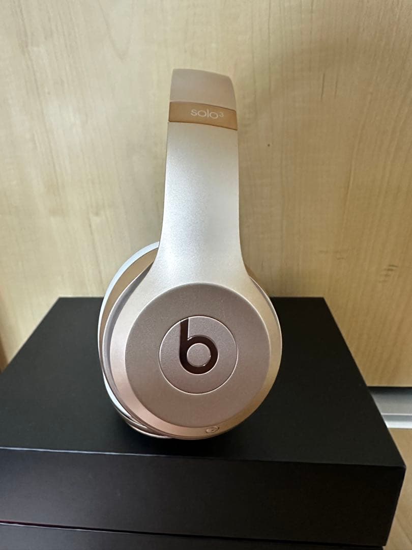 【美品】beats solo3 wireless ヘッドホン　付属品付き！