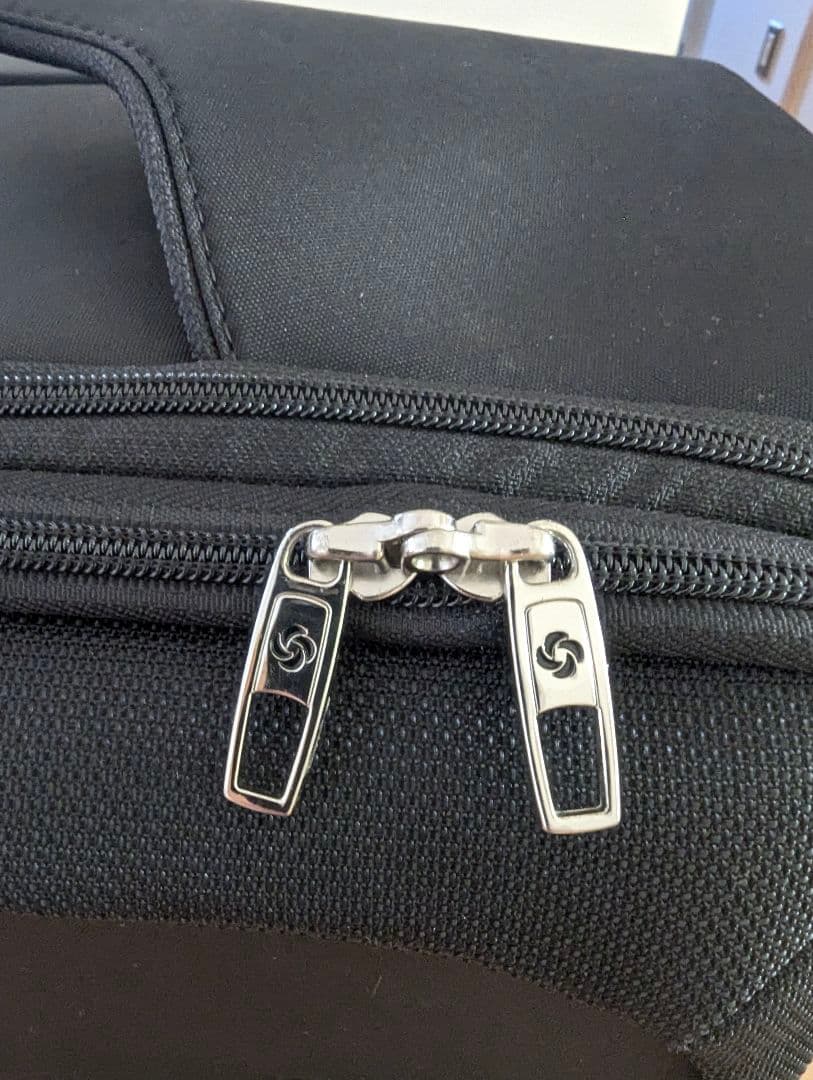 良品サムソナイト ビーライト 4 スピナー55 エキスパンダブル キャリーケース