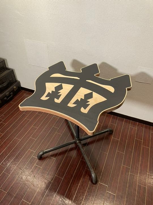 これは珍しい♪異形カフェテーブル インダストリアル ロデオクラウンズ