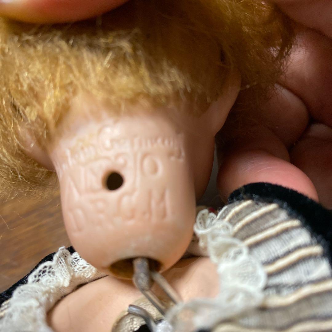 籠を持った　小　ビスクドール