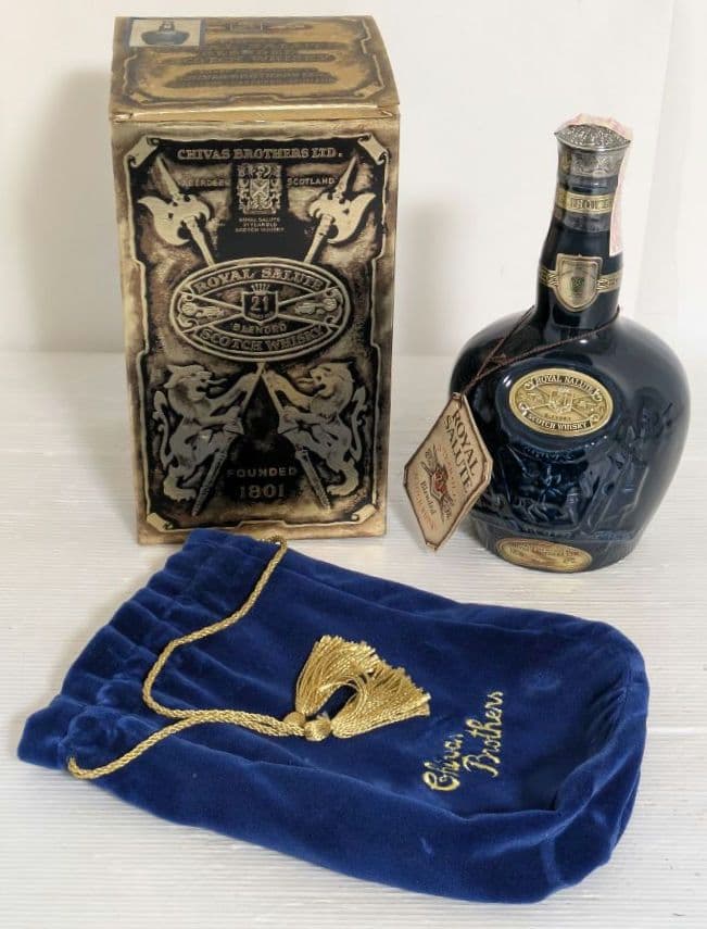 ロイヤルサルート 21年 青陶器ボトル 箱・巾着袋付き