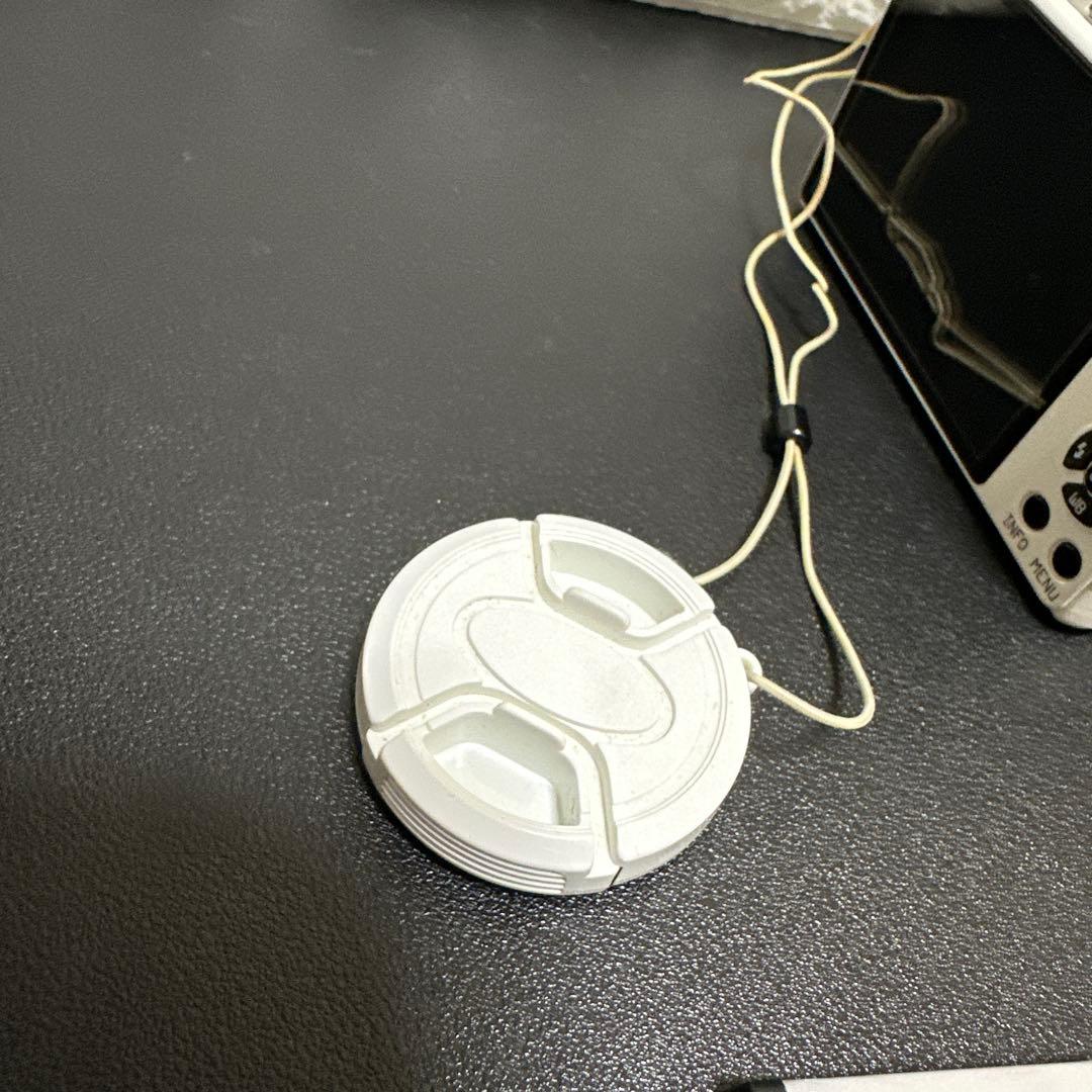 ペンタックスPENTAX Q ホワイト　動作品　中古良品