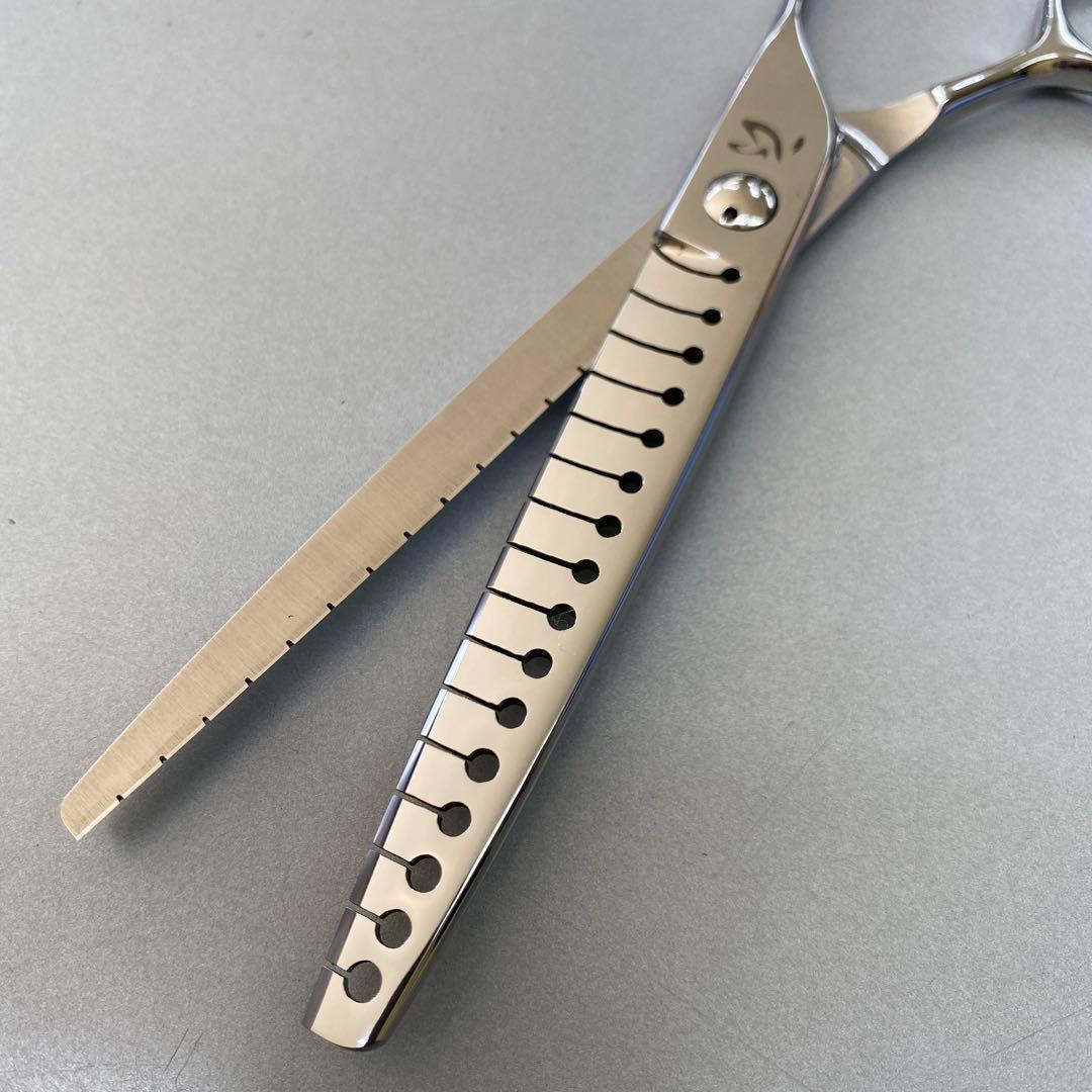 7インチシザー ６０% スピードアップ！新品　トリミングに最高の逸品！切れ味抜群