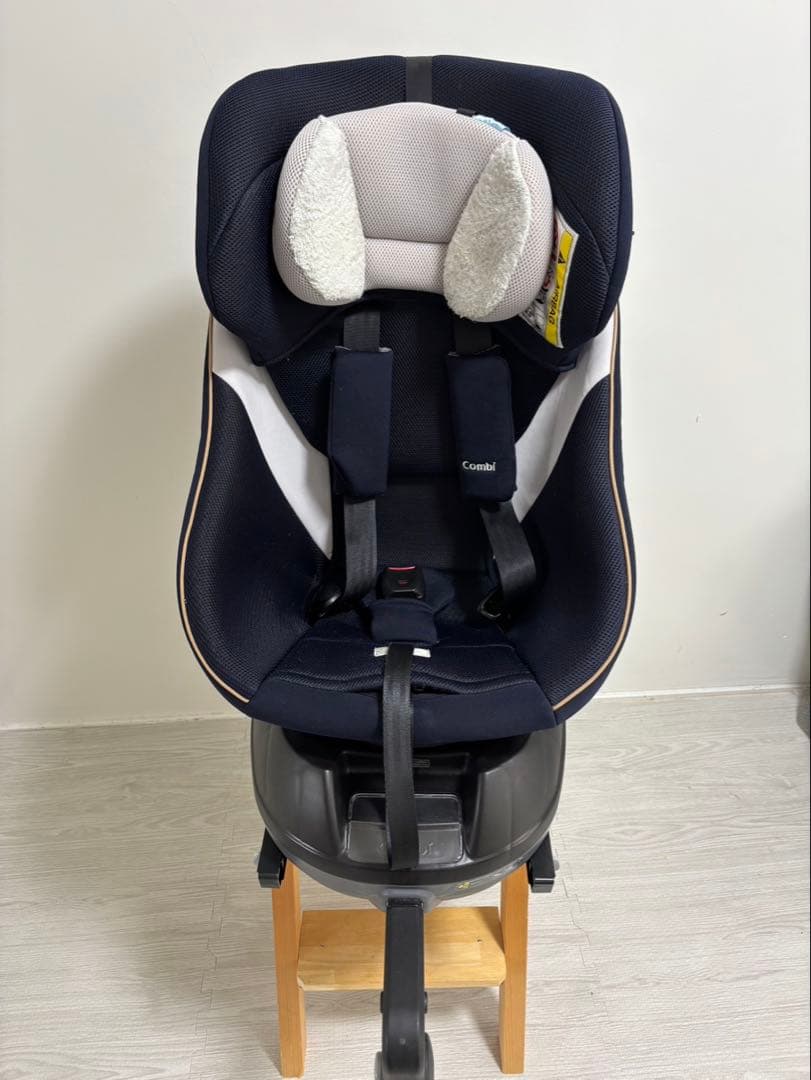 【美品】Combi コンビチャイルドシート JL-590