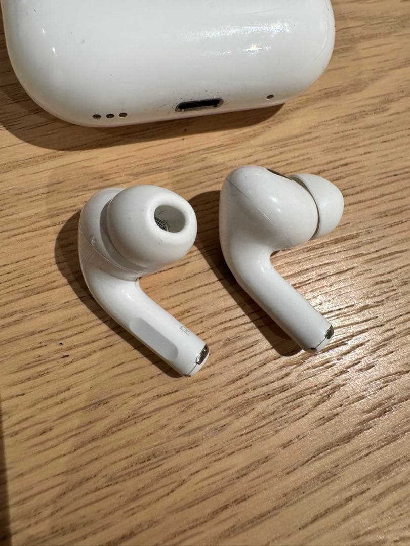 AirPods Pro2 ケース／ケーブル／イヤーピース付き　A2698