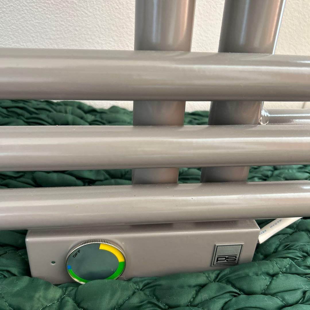 電気ヒーター　YUCCA 型式YAE10/R 横壁支持型　壁掛タオルウォーマー