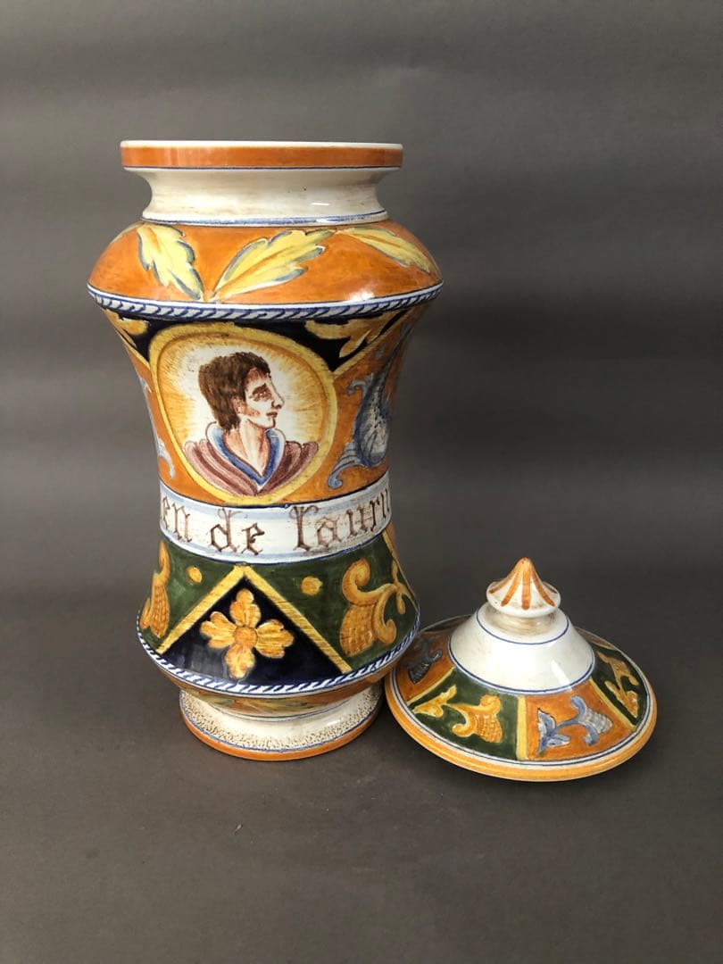 イタリア陶器　薬壺