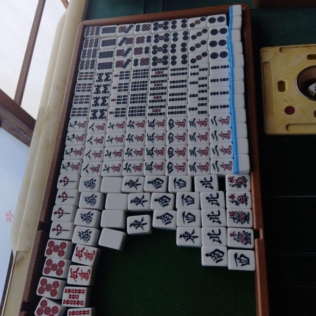 電動麻雀セット 緑色のフェルト卓と牌100000円が今なら80000円