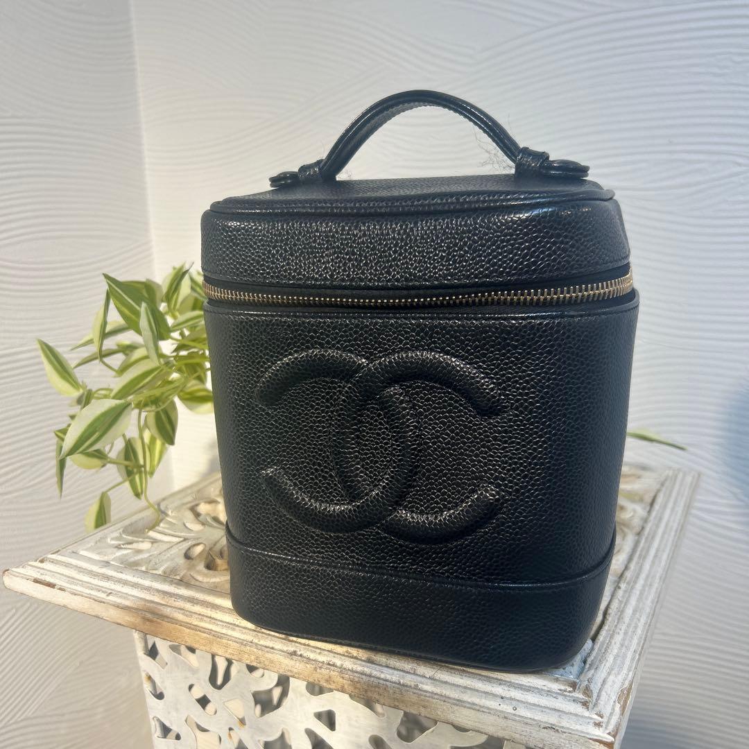 CHANEL ブラック レザー ハンドバッグ