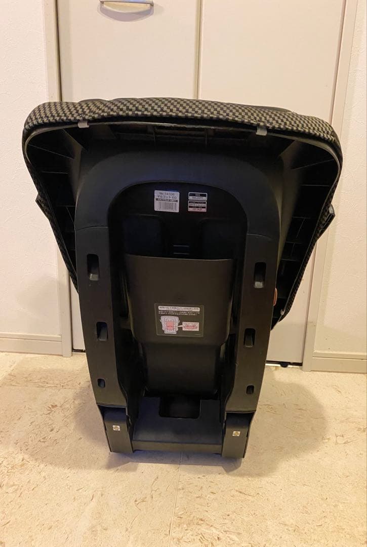 コンビ　チャイルドシート　マルゴットEG ブラック　黒