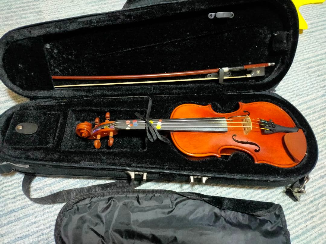 【値下交渉可】バイオリン　初級　8分の1サイズ　 幼児向　ケース　弓　肩当付き