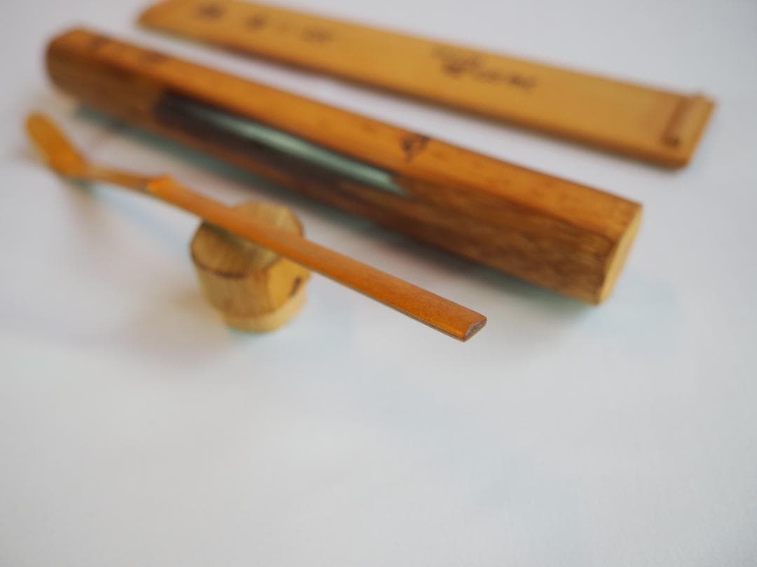 大徳寺503世管長 瑞巌宗碩自作『竹茶杓』銘：袖の露（共箱・共筒）鵬雲斎得度の師