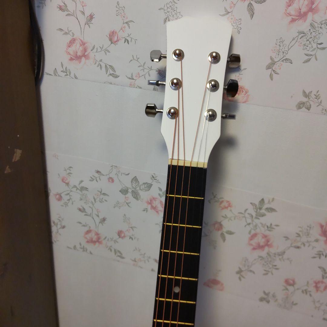 (新品！)ホワイトカッタウェイアコースティックギター
