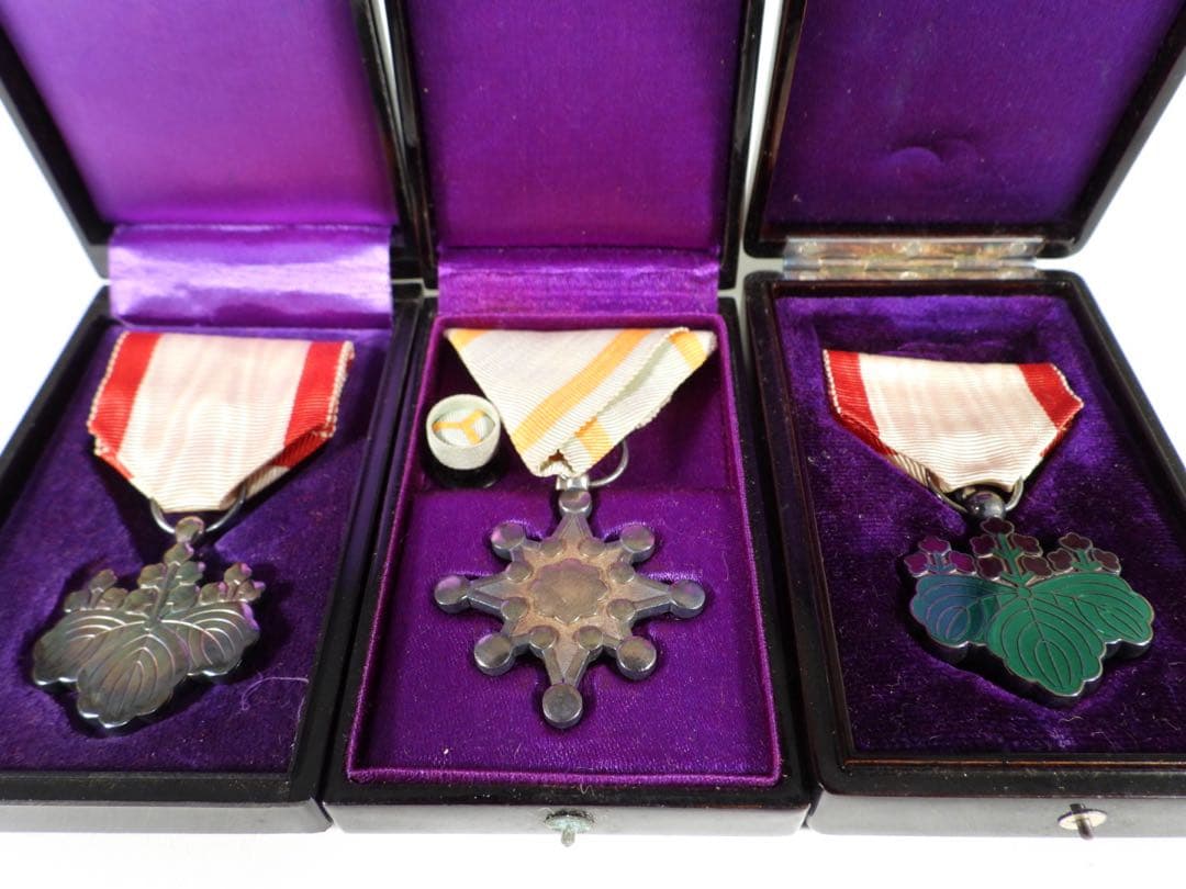 勲八等白色桐葉章 勲七等青色桐葉章　勲七等瑞宝章 勲章 3個セット