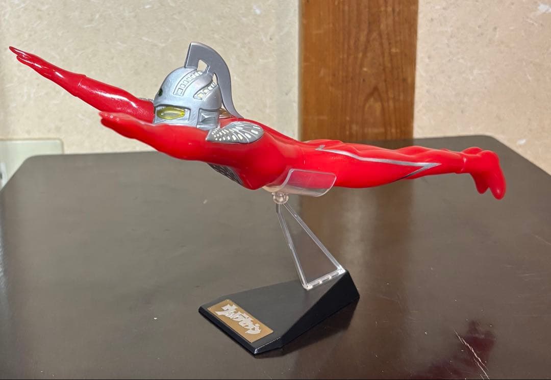 ウルトラセブン　飛行形態ソフビ　限定500体